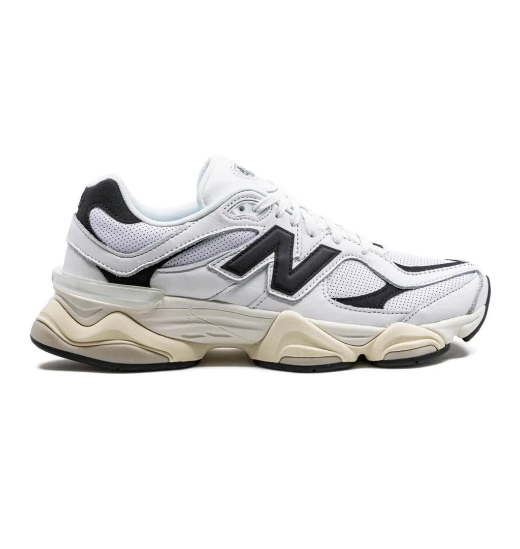 NEW BALANCE 9060 WHITE & BLACK