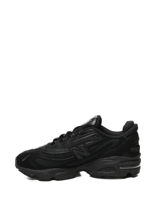 New balance 1000 triple black