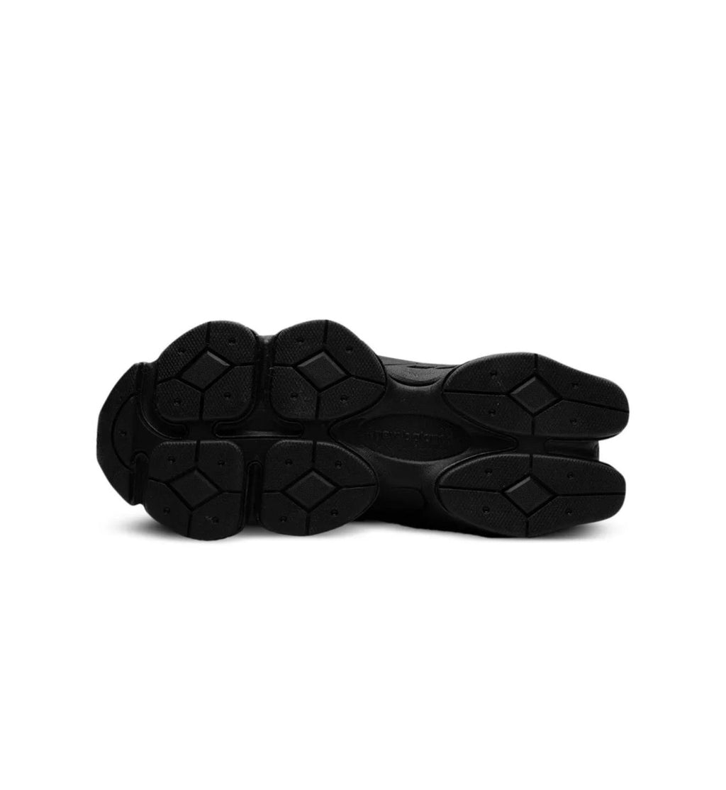 NB 9060 Triple Black – Edición Urbana Limitada